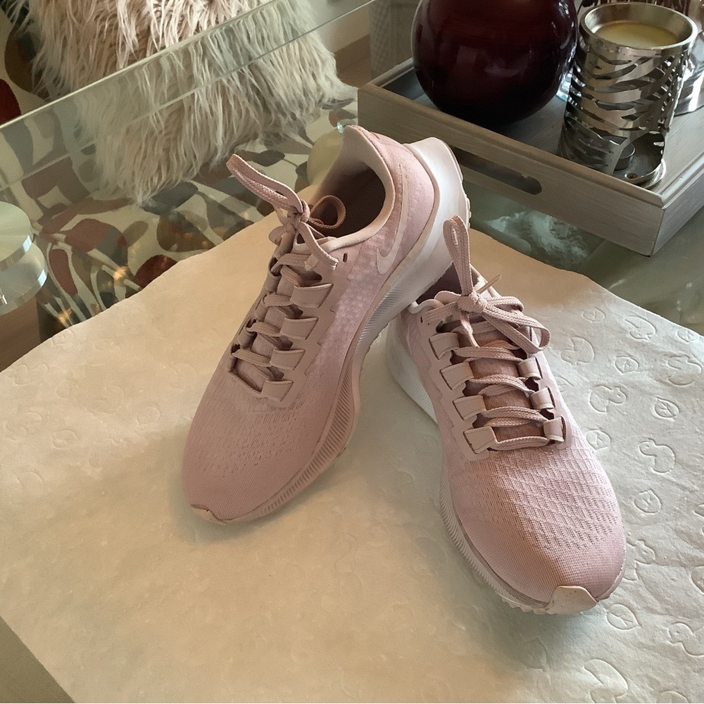 Ladies light purple Nike 1972 sneakers